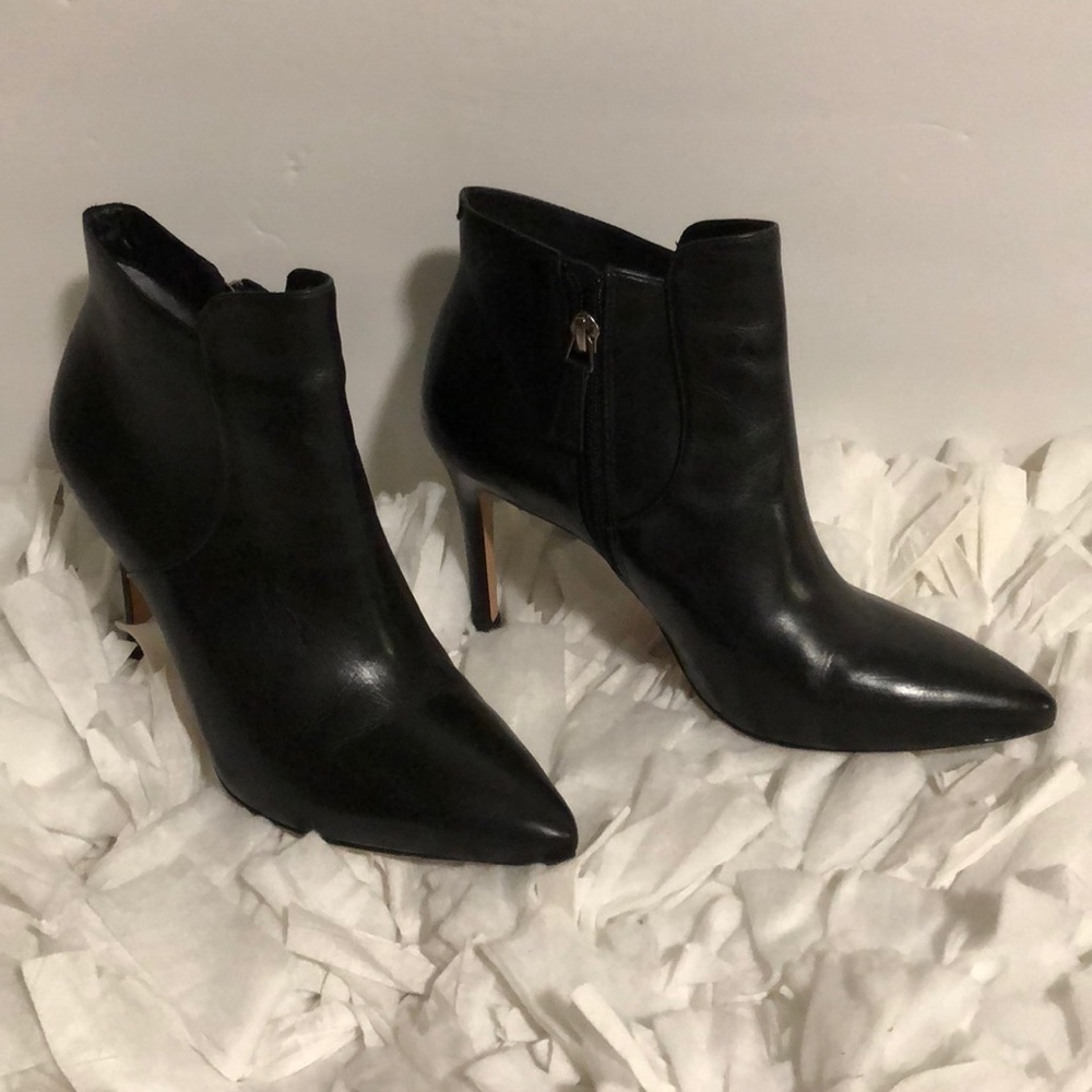 Johnston & Murphy Black Leather Ankle Boots